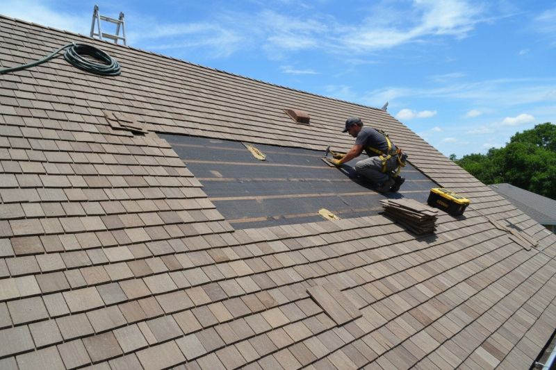 Local Wood Shingles Repair pros at work